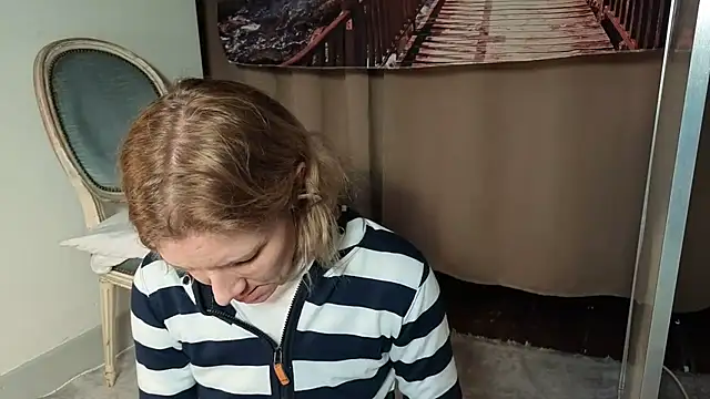 Snapshot of Lola_Belgium chatting on April 27, 4:27 pm Lola Belgium online show from April 27, 4:27 pm