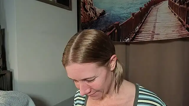 Snapshot of Lola_Belgium chatting on April 29, 4:22 pm Lola Belgium online show from April 29, 4:22 pm