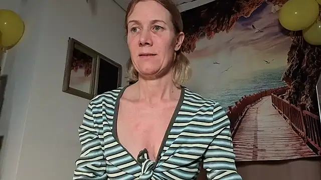 Snapshot of Lola_Belgium chatting on April 29, 5:30 pm Lola Belgium online show from April 29, 5:30 pm