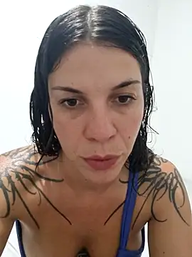 frenchxena98 online show from December 3, 9:46 pm