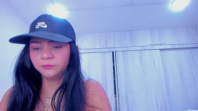 Snapshot of paola_rodriguez chatting on January 8, 7:24 pm paola rodriguez online show from January 8, 7:24 pm