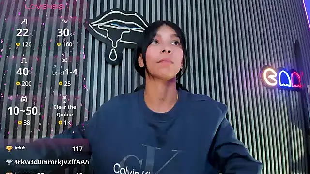 LauraAristizabal online show from February 7, 8:10 pm