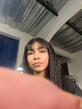 LauraAristizabal online show from March 19, 1:18 pm