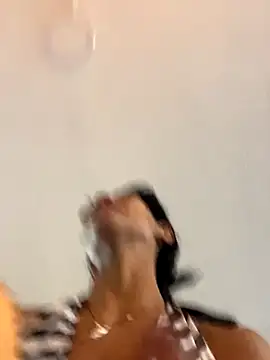 LauraAristizabal online show from October 7, 12:46 pm