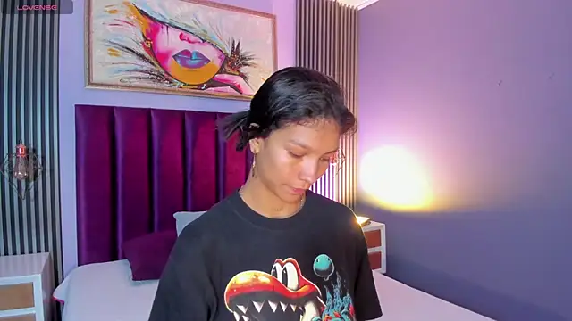 LauraAristizabal online show from February 7, 12:31 pm