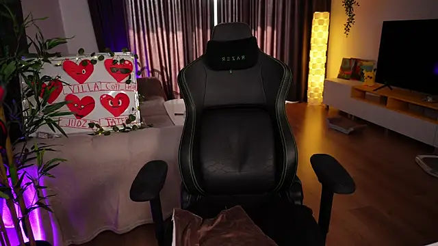 ShyNdWild online show from February 26, 2:03 pm