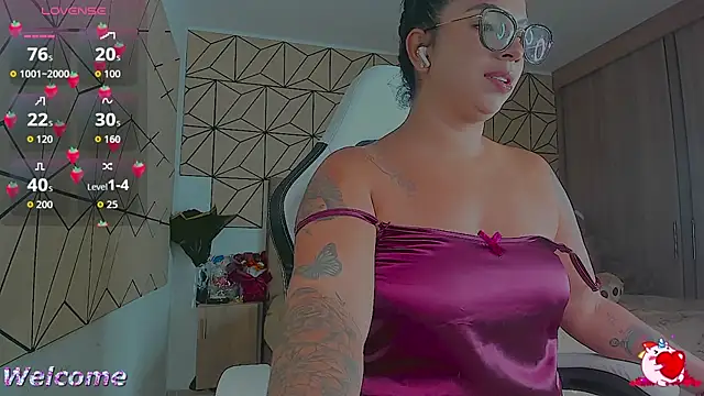 vane lopez  online show from October 8, 6:05 pm