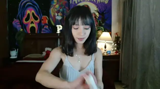 Snapshot of MINI_Petite chatting on December 5, 4:20 am MINI Petite online show from December 5, 4:20 am