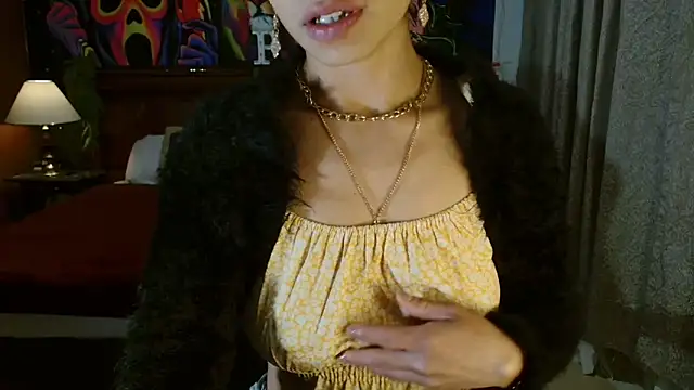Snapshot of MINI_Petite chatting on January 5, 12:20 am MINI Petite online show from January 5, 12:20 am
