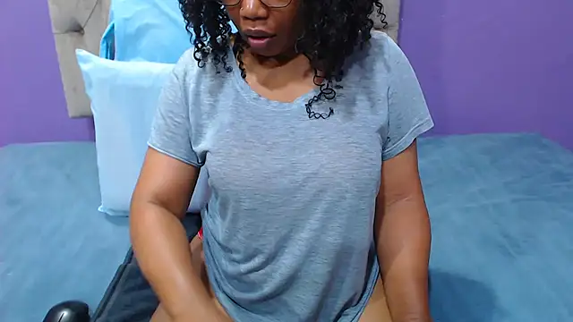 PeachAss4UU online show from March 30, 5:41 am