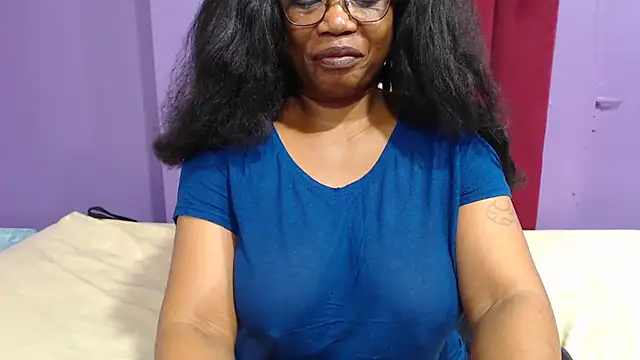 Snapshot of PeachAss4UU chatting on June 6, 5:45 am PeachAss4UU online show from June 6, 5:45 am