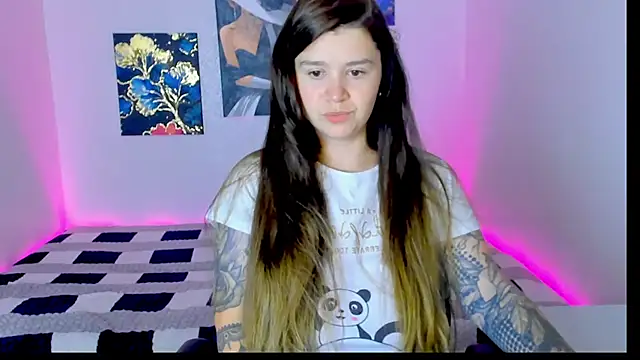 Snapshot of AmellyMilly chatting on September 23, 12:02 am AmellyMilly online show from September 23, 12:02 am