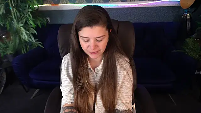 Snapshot of AmellyMilly chatting on October 12, 7:07 am AmellyMilly online show from October 12, 7:07 am