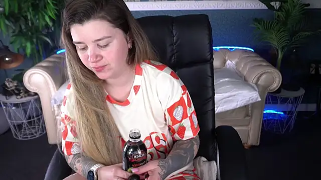 AmellyMilly online show from March 21, 7:50 pm