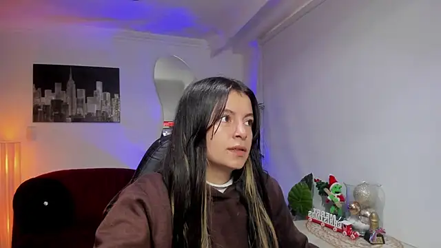 Meghan320 online show from December 18, 11:49 am