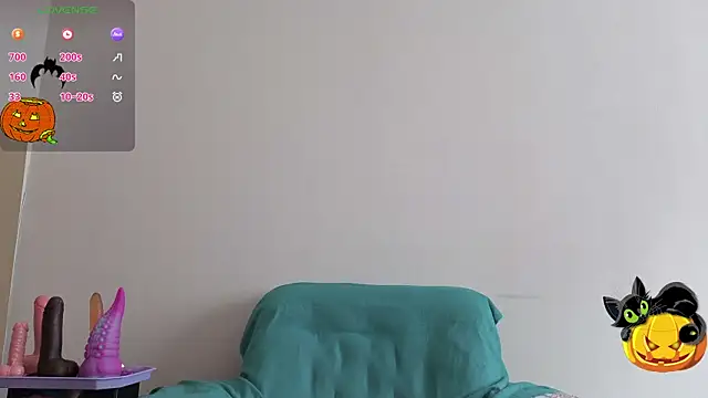 Snapshot of MaryHillx chatting on October 20, 8:59 am MaryHillx online show from October 20, 8:59 am