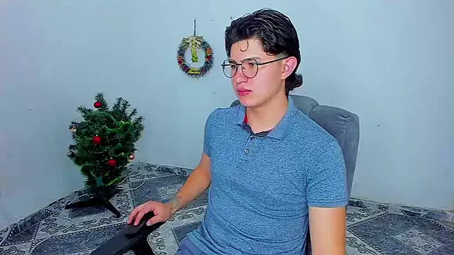 patrik 027 online show from December 11, 9:45 pm