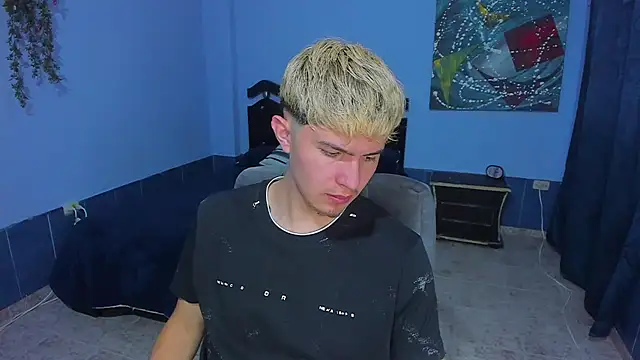 patrik 027 online show from April 18, 7:58 pm