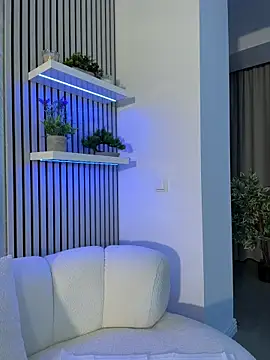 KirstieVegas online show from February 20, 10:43 pm