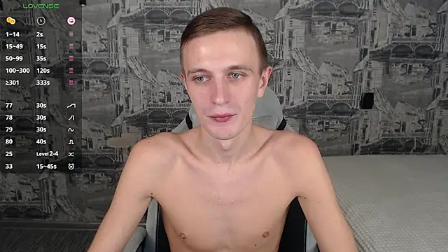 Snapshot of Oliver_Fresh chatting on April 10, 10:09 am Oliver Fresh online show from April 10, 10:09 am