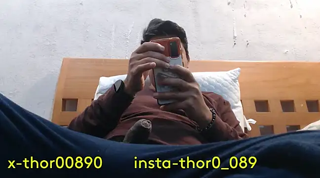 Snapshot of thor000089 chatting on December 3, 3:33 pm thor000089 online show from December 3, 3:33 pm