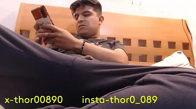 Snapshot of thor000089 chatting on December 6, 4:58 am thor000089 online show from December 6, 4:58 am