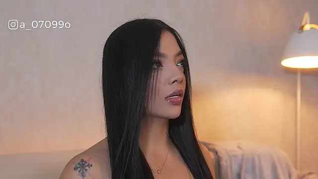 sarah hiill online show from February 3, 11:32 pm