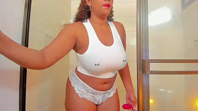 Aisharhodes00 online show from November 12, 8:19 pm