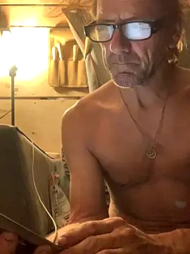 Snapshot of Likewise chatting on September 26, 11:36 am Likewise online show from September 26, 11:36 am