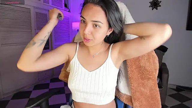 Miss Nicole online show from January 8, 1:32 am