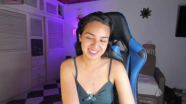 Miss Nicole online show from January 16, 2:09 am