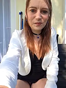Snapshot of XLisaxx chatting on April 23, 1:46 pm XLisaxx online show from April 23, 1:46 pm