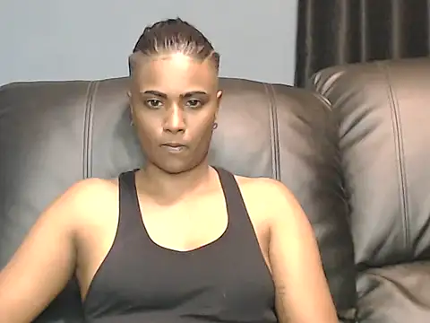 Snapshot of Dominate-stud chatting on January 17, 2:27 am Dominate-stud online show from January 17, 2:27 am