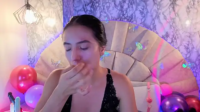  emma miller  online show from May 7, 11:37 am