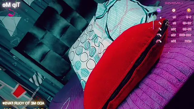 Snapshot of CharlotteBigCock chatting on March 27, 2:17 pm CharlotteBigCock online show from March 27, 2:17 pm