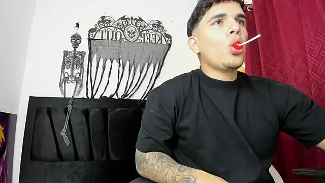 Snapshot of Evan_stoner chatting on November 1, 3:19 am Evan stoner online show from November 1, 3:19 am