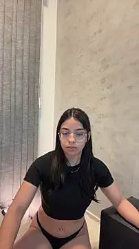 SophiaMelissa online show from May 6, 9:25 am