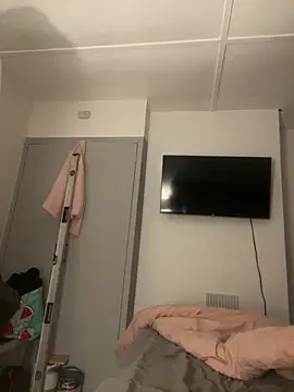 Bustyblondebabe32 online show from November 16, 9:42 pm