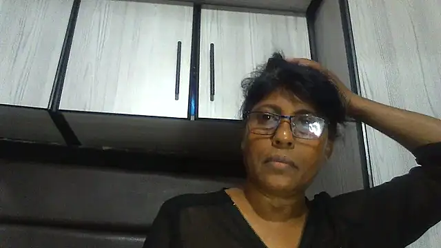 MsAttitude online show from February 4, 9:38 am