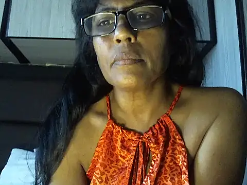 Snapshot of MsAttitude chatting on February 18, 6:09 am MsAttitude online show from February 18, 6:09 am