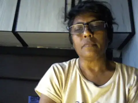 Snapshot of MsAttitude chatting on April 4, 8:56 am MsAttitude online show from April 4, 8:56 am