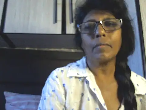 MsAttitude online show from May 4, 7:04 am