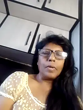 MsAttitude online show from May 5, 8:33 am