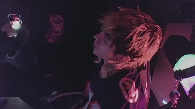 AcidMilo online show from April 8, 11:21 am