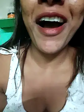 Snapshot of ANGEL_QUEEN09 chatting on September 15, 9:20 am ANGEL QUEEN09 online show from September 15, 9:20 am