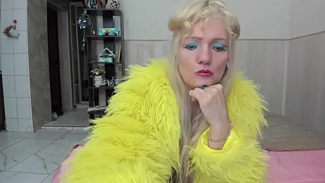 Snapshot of TrueFoxyyy chatting on October 15, 4:51 pm TrueFoxyyy online show from October 15, 4:51 pm