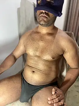 Snapshot of Lahirumadu2 chatting on March 8, 2:15 am Lahirumadu2 online show from March 8, 2:15 am