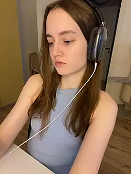 Snapshot of malyshhka chatting on December 10, 7:58 am malyshhka online show from December 10, 7:58 am