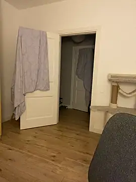 Snapshot of malyshhka chatting on December 14, 1:27 pm malyshhka online show from December 14, 1:27 pm