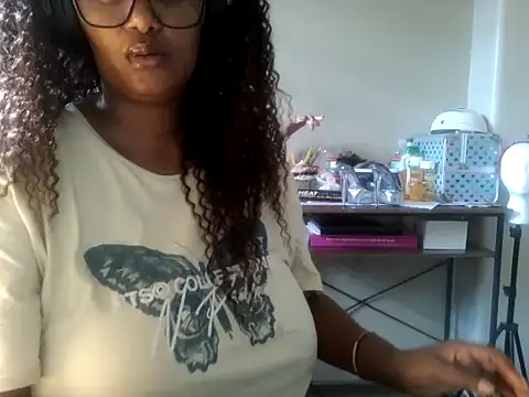 Snapshot of Charlie-Crawford chatting on March 29, 1:33 pm Charlie-Crawford online show from March 29, 1:33 pm